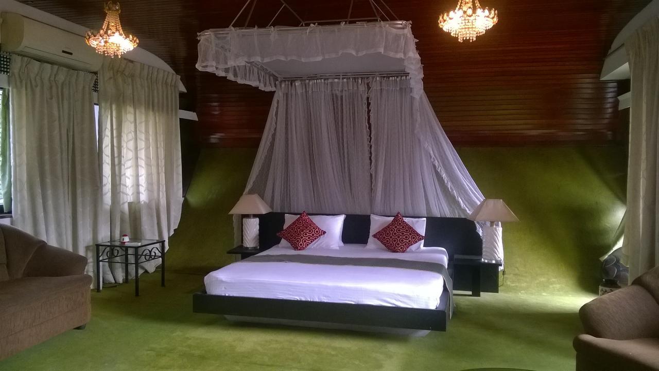 Nilani Hotel Ratnapura Eksteriør billede