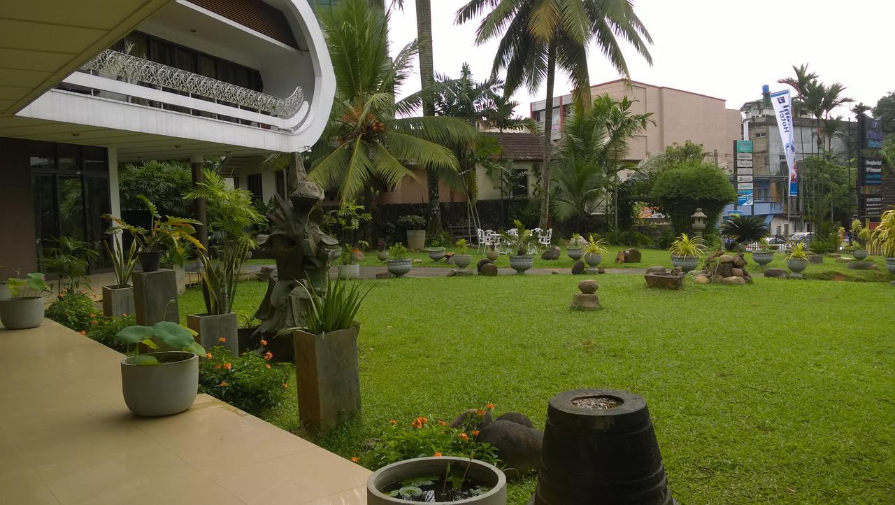 Nilani Hotel Ratnapura Eksteriør billede