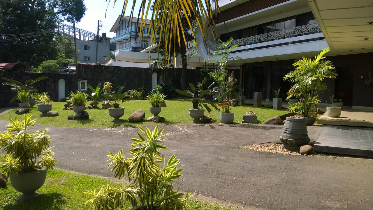 Nilani Hotel Ratnapura Eksteriør billede