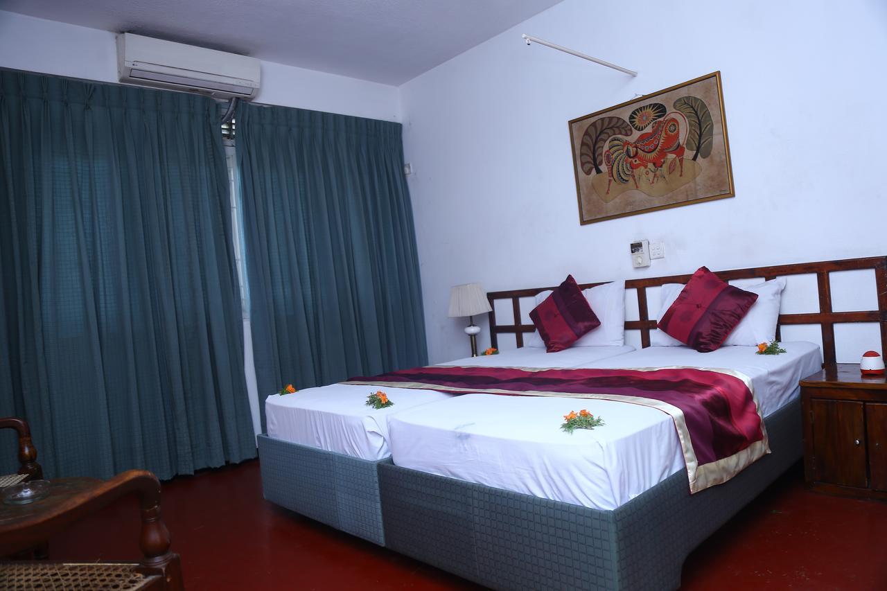 Nilani Hotel Ratnapura Eksteriør billede