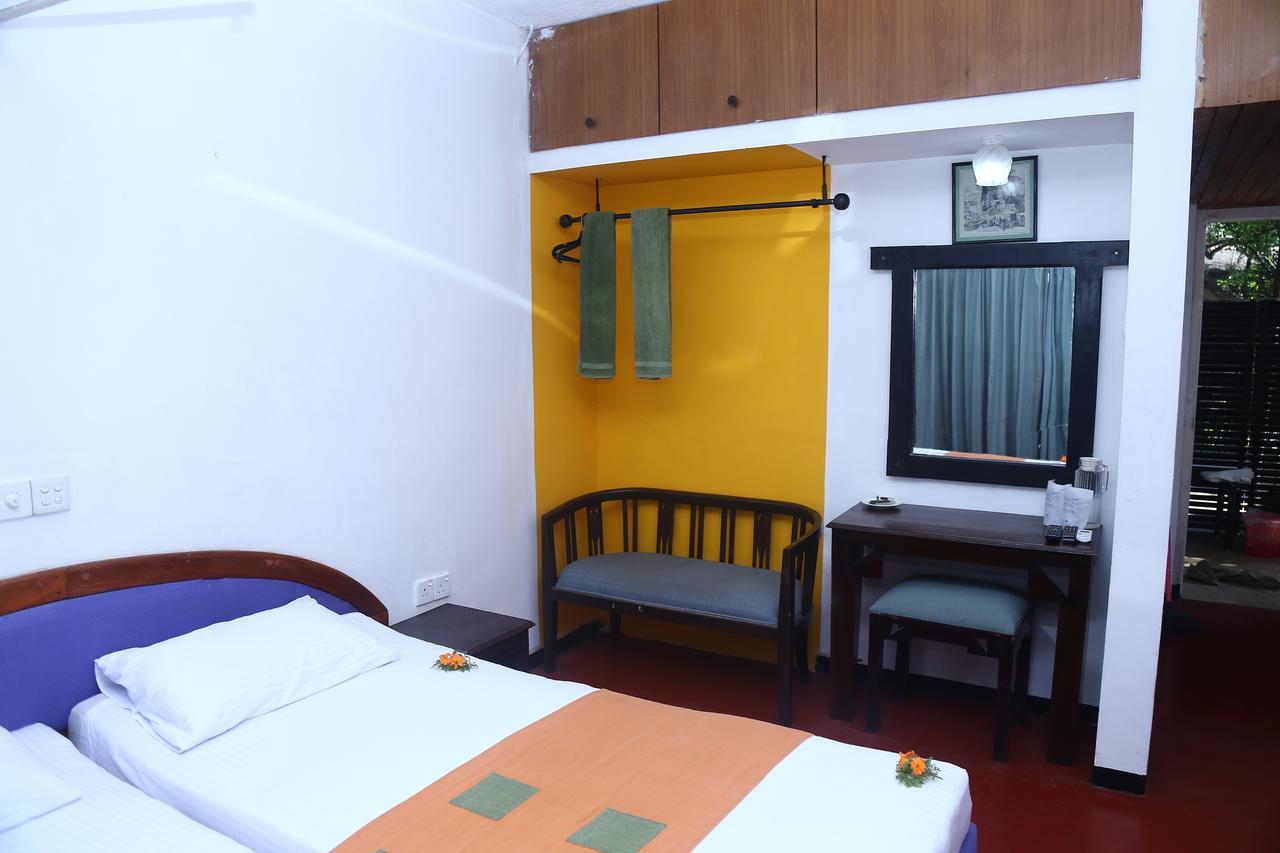 Nilani Hotel Ratnapura Eksteriør billede