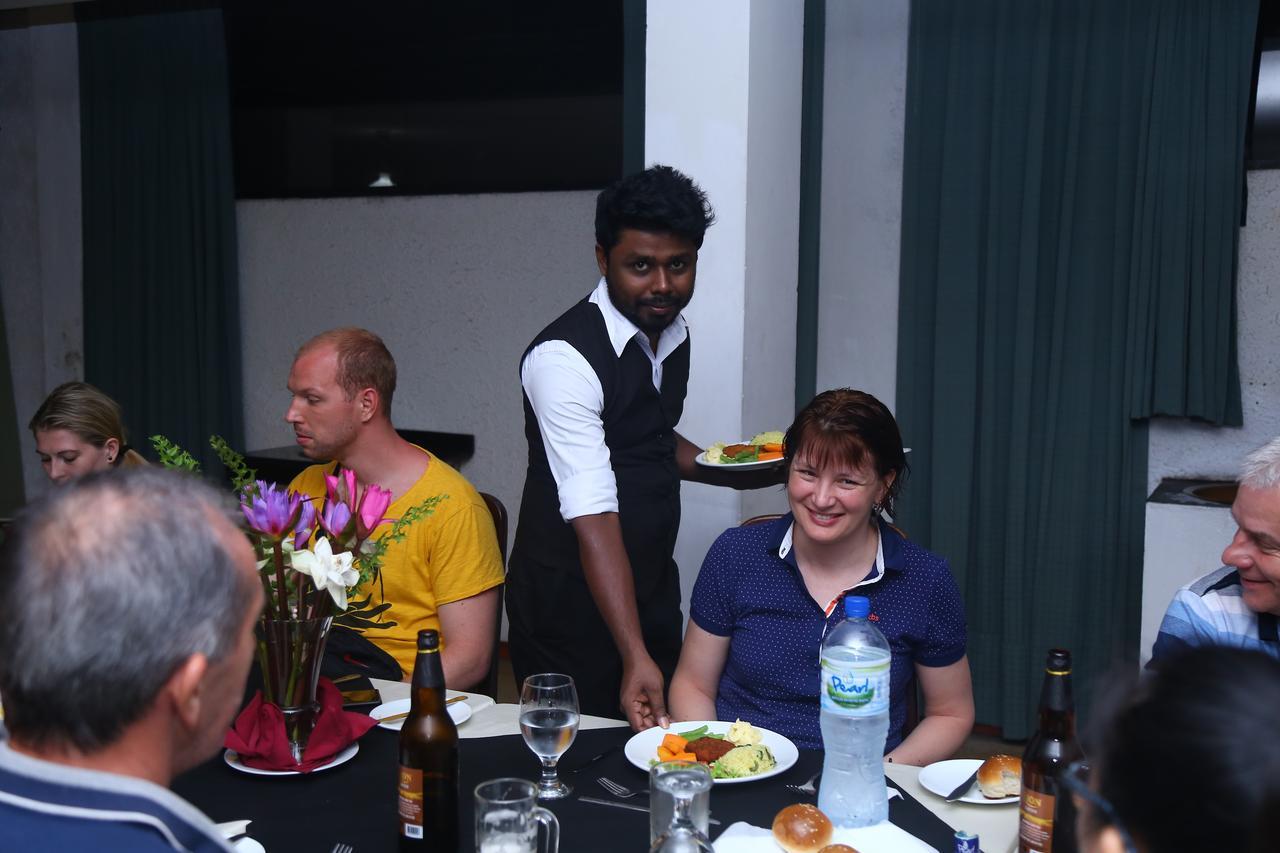 Nilani Hotel Ratnapura Eksteriør billede
