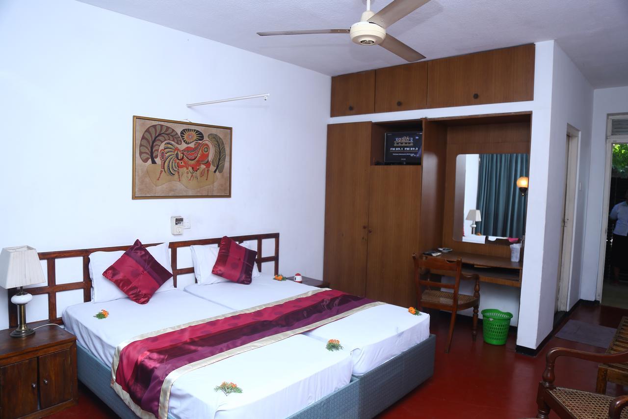Nilani Hotel Ratnapura Eksteriør billede