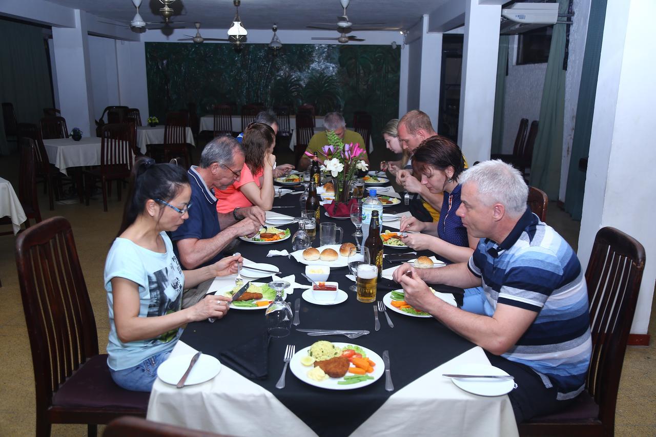 Nilani Hotel Ratnapura Eksteriør billede